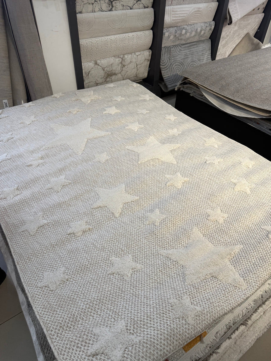 160 x 230 çocuk halısı krem yıldızlı