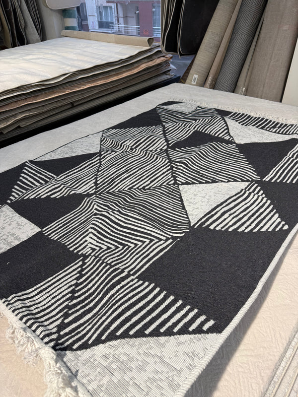 120 x 170 yıkanabilir kilim  #siyah